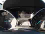 2018 Ford Escape SE z VIN 1FMCU9GD7JUC68368, wystawiony jako IAAI lot #43336557 z przebiegiem 104 766 mil mil oraz . Historia ofert i sprzedaży dostępna na DreamBid. Obrazek 7.