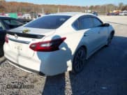 ✅ 2017 Nissan Altima SR • VIN: 1N4AL3AP5HC487611 • Lot: 43690849. Wystawiony na IAAI z przebiegiem 137 133 mil. Bezpłatny archiwum sprzedaży aukcyjnych z USA i szczegółowy raport historii pojazdu na DreamBid. Zdjęcie 4.