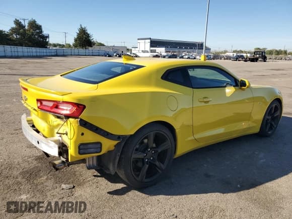 ✅ 2017 Chevrolet Camaro 1LT • VIN: 1G1FB1RS7H0104097 • Lot: 82353285. Wystawiony na Copart z przebiegiem 106 074 mil. Bezpłatny archiwum sprzedaży aukcyjnych z USA i szczegółowy raport historii pojazdu na DreamBid. Zdjęcie 3.