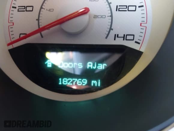 ✅ 2012 Dodge Challenger SXT • VIN: 2C3CDYAG3CH275622 • Lot: 41246210. Wystawiony na IAAI z przebiegiem 182 769 mil. Bezpłatny archiwum sprzedaży aukcyjnych z USA i szczegółowy raport historii pojazdu na DreamBid. Zdjęcie 15.