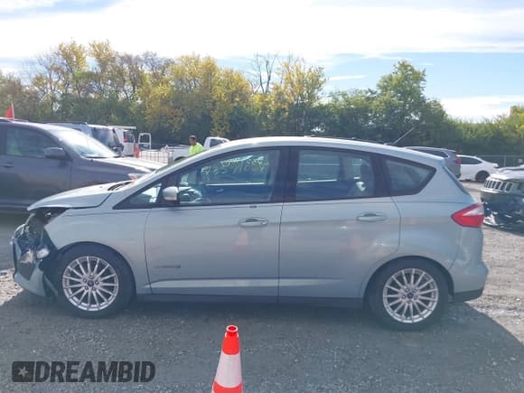✅ 2013 Ford C-Max SE • VIN: 1FADP5AU0DL536307 • Lot: 43579064. Listed on IAAI with 104,373 mi. Free auction sales archive from the USA and detailed vehicle history report at DreamBid. Image 14.
