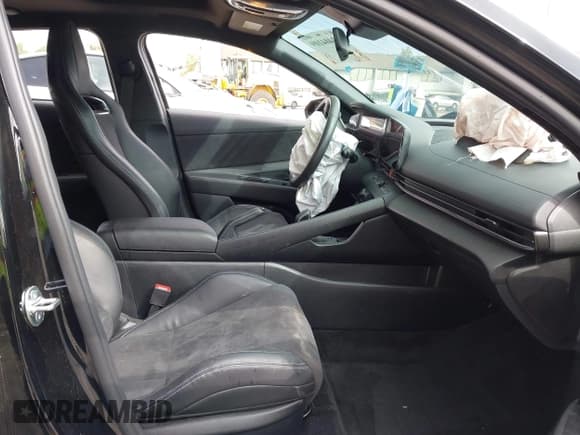 ✅ 2025 Hyundai Elantra • VIN: KMHLW4DK0SU032145 • Lot: 43404109. Listed on IAAI with 8,776 mi. Free auction sales archive from the USA and detailed vehicle history report at DreamBid. Image 5.