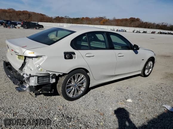 ✅ 2023 BMW 3 Series 330e xDrive • VIN: 3MW39FS04P8D06327 • Лот: 92168165. Опубликован ранее на Copart с пробегом 7 811 миль. Бесплатный доступ к архиву аукционных продаж из США и подробный отчёт об истории автомобиля на DreamBid. Изображение 3.