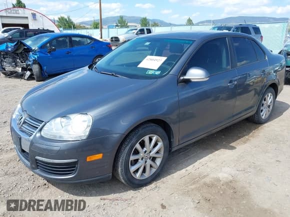 ✅ 2010 Volkswagen Jetta Limited Edition • VIN: 3VWAX7AJ4AM158370 • Lot: 42804927. Listed on IAAI with 129,801 mi. Free auction sales archive from the USA and detailed vehicle history report at DreamBid. Image 2.