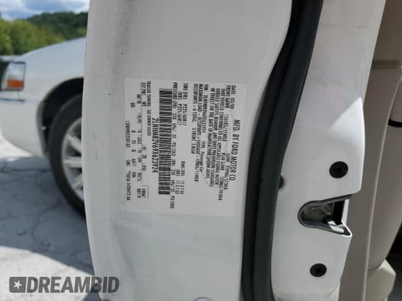 ✅ 2009 Lincoln Town Car Signature Limited • VIN: 2LNHM82V69X623924 • Lot: 70356445. Wystawiony na Copart z przebiegiem 49 470 mil. Bezpłatny archiwum sprzedaży aukcyjnych z USA i szczegółowy raport historii pojazdu na DreamBid. Zdjęcie 12.