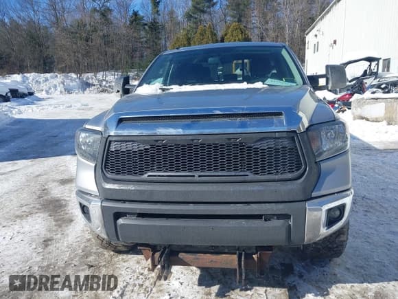 ✅ 2015 Toyota Tundra SR • VIN: 5TFUY5F14FX485993 • Lot: 41599461. Listed on IAAI with 197,547 mi. Free auction sales archive from the USA and detailed vehicle history report at DreamBid. Image 12.