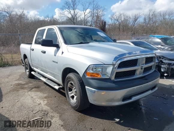 ✅ 2010 Dodge 1500 SLT • VIN: 1D7RB1CP9AS177934 • Lot: 41492739. Wystawiony na IAAI z przebiegiem 226 483 mil. Bezpłatny archiwum sprzedaży aukcyjnych z USA i szczegółowy raport historii pojazdu na DreamBid. Zdjęcie 1.