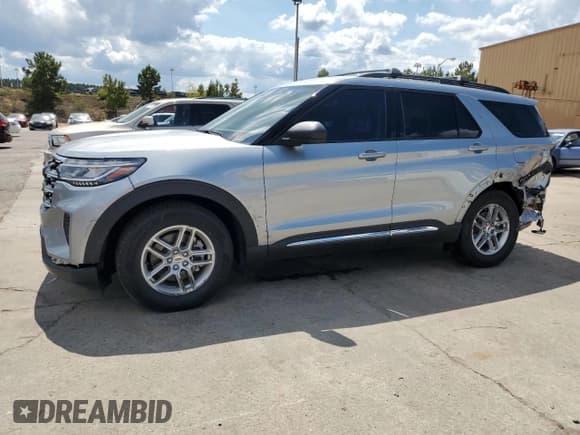 ✅ 2025 Ford Explorer Active • VIN: 1FMUK7DH0SGA37317 • Lot: 70623985. Listed on Copart with 2,662 mi. Free auction sales archive from the USA and detailed vehicle history report at DreamBid. Image 1.