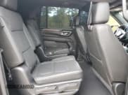 ✅ 2021 Chevrolet Suburban Z71 • VIN: 1GNSKDKD8MR451471 • Lot: 77872574. Wystawiony na Copart z przebiegiem 67 905 mil. Bezpłatny archiwum sprzedaży aukcyjnych z USA i szczegółowy raport historii pojazdu na DreamBid. Zdjęcie 11.