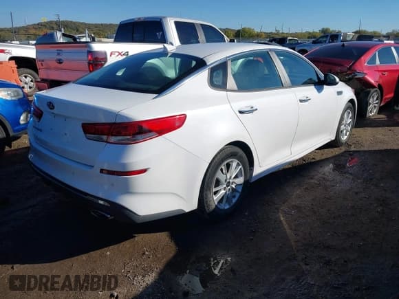 ✅ 2019 Kia Optima S • VIN: 5XXGT4L33KG275219 • Lot: 43594823. Wystawiony na IAAI z przebiegiem 98 311 mil. Bezpłatny archiwum sprzedaży aukcyjnych z USA i szczegółowy raport historii pojazdu na DreamBid. Zdjęcie 4.