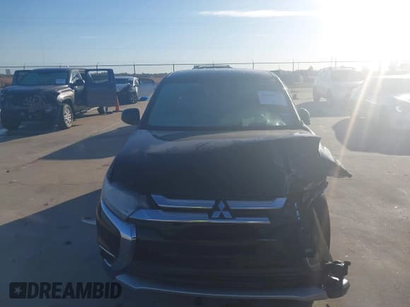 ✅ 2016 Mitsubishi Outlander SE • VIN: JA4AZ3A32GZ041928 • Lot: 43679611. Listed on IAAI with 140,310 mi. Free auction sales archive from the USA and detailed vehicle history report at DreamBid. Image 12.