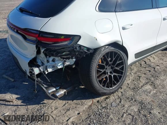 ✅ 2021 Porsche Macan • VIN: WP1AA2A59MLB08627 • Lot: 43028594. Wystawiony na IAAI z przebiegiem 30 803 mil. Bezpłatny archiwum sprzedaży aukcyjnych z USA i szczegółowy raport historii pojazdu na DreamBid. Zdjęcie 6.