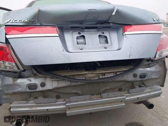 ✅ 2012 Honda Accord EX-L • VIN: 1HGCP3F83CA015664 • Lot: 43385256. Wystawiony na IAAI z przebiegiem 99 843 mil. Bezpłatny archiwum sprzedaży aukcyjnych z USA i szczegółowy raport historii pojazdu na DreamBid. Zdjęcie 6.