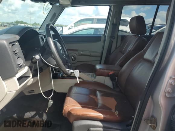 ✅ 2007 Jeep Commander Limited • VIN: 1J8HH58237C585270 • Lot: 64398624. Wystawiony na Copart z przebiegiem Nie podano. Bezpłatny archiwum sprzedaży aukcyjnych z USA i szczegółowy raport historii pojazdu na DreamBid. Zdjęcie 7.