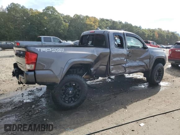 ✅ 2017 Toyota Tacoma SR5 • VIN: 5TFSZ5AN4HX100790 • Lot: 86988525. Listed on Copart with 152,850 mi. Free auction sales archive from the USA and detailed vehicle history report at DreamBid. Image 3.