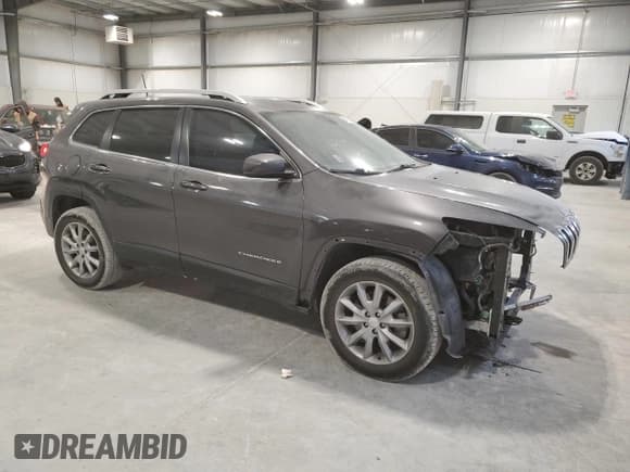 ✅ 2018 Jeep Cherokee Limited • VIN: 1C4PJMDB7JD505848 • Лот: 84811274. Опубликован ранее на Copart с пробегом 82 924 миль. Бесплатный доступ к архиву аукционных продаж из США и подробный отчёт об истории автомобиля на DreamBid. Изображение 4.