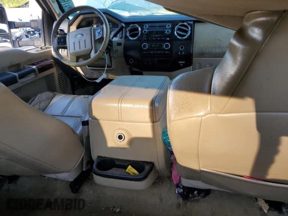 ✅ 2010 Ford F-250 XL • VIN: 1FTSW2B59AEB05779 • Lot: 69597825. Wystawiony na Copart z przebiegiem 238 289 mil. Bezpłatny archiwum sprzedaży aukcyjnych z USA i szczegółowy raport historii pojazdu na DreamBid. Zdjęcie 8.