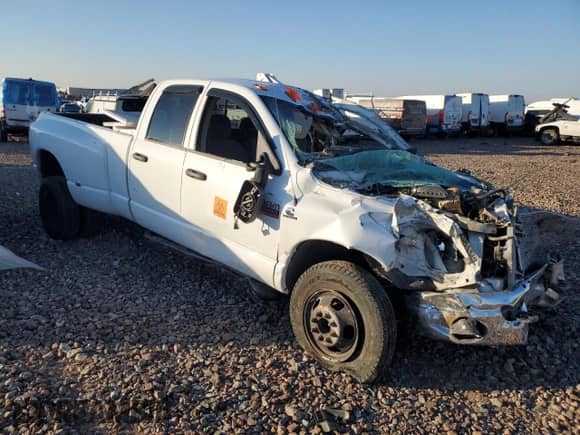 2009 Dodge 3500 SLT z VIN 3D7MX48LX9G526038, wystawiony jako Copart lot #43262265 z przebiegiem Nie podano mil oraz Szkoda całkowita • Salvage title. Historia ofert i sprzedaży dostępna na DreamBid. Obrazek 4.