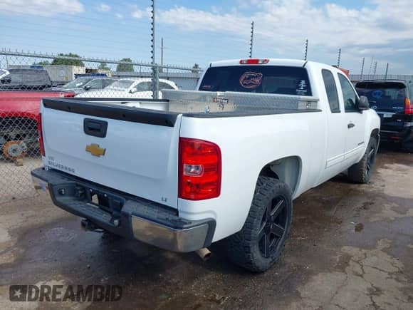 2013 Chevrolet Silverado 1500 LT with VIN 1GCRCSEA1DZ213164, listed as a IAAI auction lot 42635034 with 91,024 mi miles and . Bid and sale history available at DreamBid. Image 4.