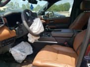 ✅ 2024 Toyota Tundra 1794 Edition • VIN: 5TFMC5DB7RX064784 • Lot: 57659385. Wystawiony na Copart z przebiegiem 17 587 mil. Bezpłatny archiwum sprzedaży aukcyjnych z USA i szczegółowy raport historii pojazdu na DreamBid. Zdjęcie 7.