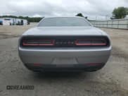 ✅ 2017 Dodge Challenger SXT • VIN: 2C3CDZAGXHH611411 • Lot: 71667314. Wystawiony na Copart z przebiegiem 118 071 mil. Bezpłatny archiwum sprzedaży aukcyjnych z USA i szczegółowy raport historii pojazdu na DreamBid. Zdjęcie 6.