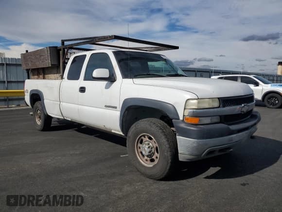✅ 2002 Chevrolet Silverado 2500HD • VIN: 1GCHK29U22E132147 • Lot: 91255045. Wystawiony na Copart z przebiegiem Nie podano. Bezpłatny archiwum sprzedaży aukcyjnych z USA i szczegółowy raport historii pojazdu na DreamBid. Zdjęcie 4.