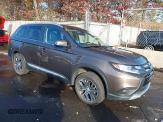 ✅ 2017 Mitsubishi Outlander SE • VIN: JA4AZ3A37HZ015942 • Lot: 43662369. Listed on IAAI with 75,789 mi. Free auction sales archive from the USA and detailed vehicle history report at DreamBid. Image 1.