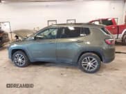 ✅ 2018 Jeep Compass Latitude • VIN: 3C4NJDBBXJT301159 • Lot: 43319630. Wystawiony na IAAI z przebiegiem 98 956 mil. Bezpłatny archiwum sprzedaży aukcyjnych z USA i szczegółowy raport historii pojazdu na DreamBid. Zdjęcie 14.