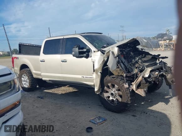 ✅ 2018 Ford F-250 King Ranch • VIN: 1FT7W2BT1JEC42168 • Lot: 43314834. Wystawiony na IAAI z przebiegiem Nie podano. Bezpłatny archiwum sprzedaży aukcyjnych z USA i szczegółowy raport historii pojazdu na DreamBid. Zdjęcie 13.