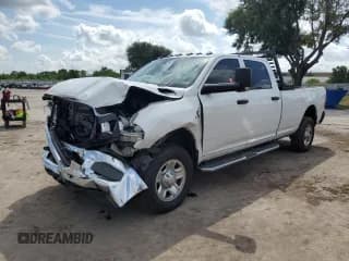 ✅ 2020 Ram 2500 Tradesman • VIN: 3C6UR5HL5LG263269 • Lot: 66576265. Listed on Copart with 225,663 mi. Free auction sales archive from the USA and detailed vehicle history report at DreamBid. Image 1.