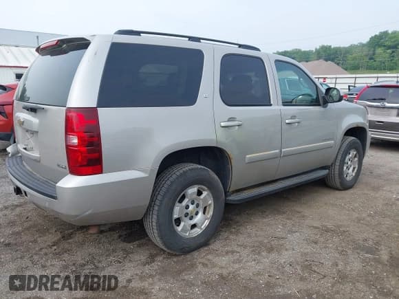 ✅ 2008 Chevrolet Tahoe 3LT • VIN: 1GNFK13058J103613 • Лот: 42452094. Опубликован ранее на IAAI с пробегом 221 408 миль. Бесплатный доступ к архиву аукционных продаж из США и подробный отчёт об истории автомобиля на DreamBid. Изображение 4.