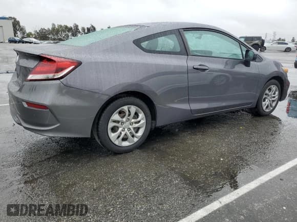 ✅ 2015 Honda Civic LX • VIN: 2HGFG3B56FH521780 • Lot: 86528575. Listed on Copart with 93,902 mi. Free auction sales archive from the USA and detailed vehicle history report at DreamBid. Image 3.
