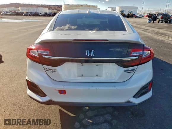 ✅ 2018 Honda Clarity Touring • VIN: JHMZC5F37JC004252 • Lot: 91730235. Wystawiony na Copart z przebiegiem 181 506 mil. Bezpłatny archiwum sprzedaży aukcyjnych z USA i szczegółowy raport historii pojazdu na DreamBid. Zdjęcie 6.