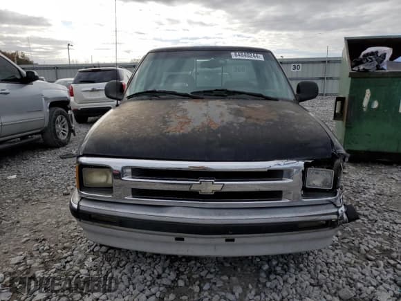 ✅ 1995 Chevrolet S-10 LS • VIN: 1GCCS19W6S8190511 • Лот: 84840244. Опубликован ранее на Copart с пробегом 232 828 миль. Бесплатный доступ к архиву аукционных продаж из США и подробный отчёт об истории автомобиля на DreamBid. Изображение 5.