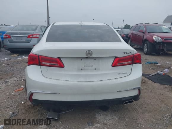 ✅ 2018 Acura TLX Technology • VIN: 19UUB3F5XJA004005 • Lot: 42902623. Listed on IAAI with 120,484 mi. Free auction sales archive from the USA and detailed vehicle history report at DreamBid. Image 16.