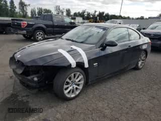 2009 BMW 3 Series 335i xDrive с VIN WBAWC73599E068117, выставлен на аукционе Copart как лот 65385605 с пробегом 112 547 миль миль и Списание • Salvage title. История ставок и продаж доступна на DreamBid. Изображение 1.