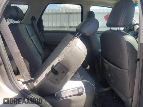 ✅ 2007 Ford Escape Hybrid • VIN: 1FMCU49H07KB60889 • Lot: 71118925. Wystawiony na Copart z przebiegiem 99 990 mil. Bezpłatny archiwum sprzedaży aukcyjnych z USA i szczegółowy raport historii pojazdu na DreamBid. Zdjęcie 11.