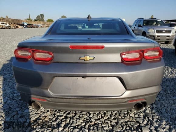 ✅ 2020 Chevrolet Camaro 1LS • VIN: 1G1FA1RX7L0104902 • Lot: 85397525. Wystawiony na Copart z przebiegiem 74 776 mil. Bezpłatny archiwum sprzedaży aukcyjnych z USA i szczegółowy raport historii pojazdu na DreamBid. Zdjęcie 6.
