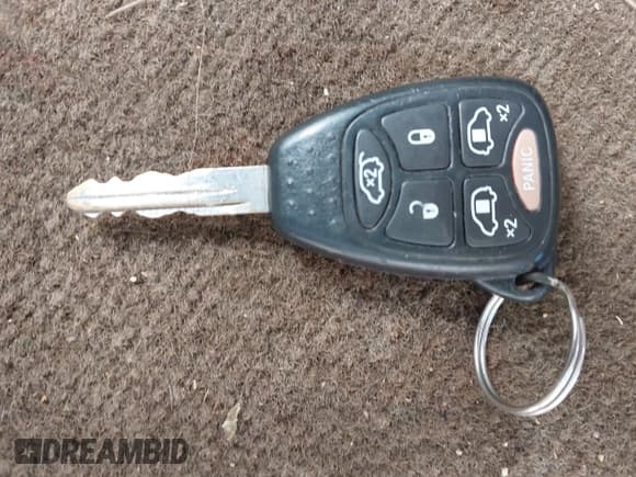 ✅ 2007 Chrysler Town & Country Touring • VIN: 2A8GP54L47R273771 • Lot: 43790165. Listed on IAAI with 157,802 mi. Free auction sales archive from the USA and detailed vehicle history report at DreamBid. Image 11.