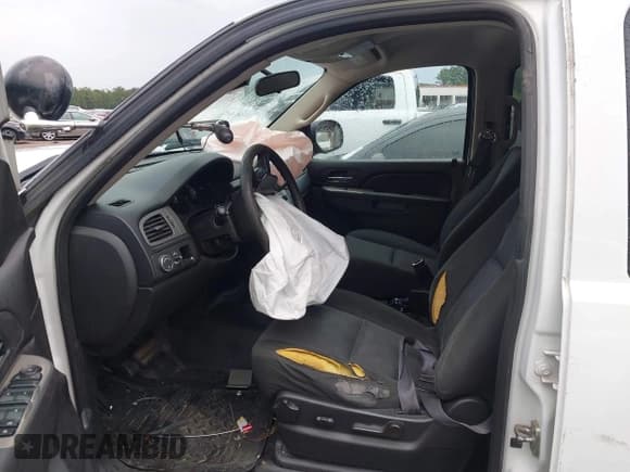 ✅ 2013 Chevrolet Tahoe Commercial • VIN: 1GNLC2E09DR328812 • Lot: 42519892. Wystawiony na IAAI z przebiegiem 171 813 mil. Bezpłatny archiwum sprzedaży aukcyjnych z USA i szczegółowy raport historii pojazdu na DreamBid. Zdjęcie 5.