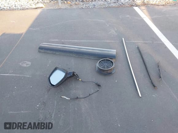 ✅ 2017 Audi Q7 Premium • VIN: WA1AHAF7XHD037434 • Lot: 43424969. Wystawiony na IAAI z przebiegiem 169 434 mil. Bezpłatny archiwum sprzedaży aukcyjnych z USA i szczegółowy raport historii pojazdu na DreamBid. Zdjęcie 12.