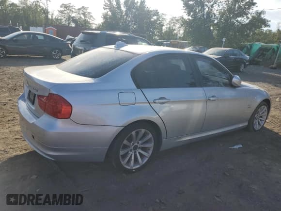 ✅ 2011 BMW 3 Series 328i xDrive • VIN: WBAPK7C51BA820073 • Lot: 82224635. Wystawiony na Copart z przebiegiem 145 111 mil. Bezpłatny archiwum sprzedaży aukcyjnych z USA i szczegółowy raport historii pojazdu na DreamBid. Zdjęcie 3.