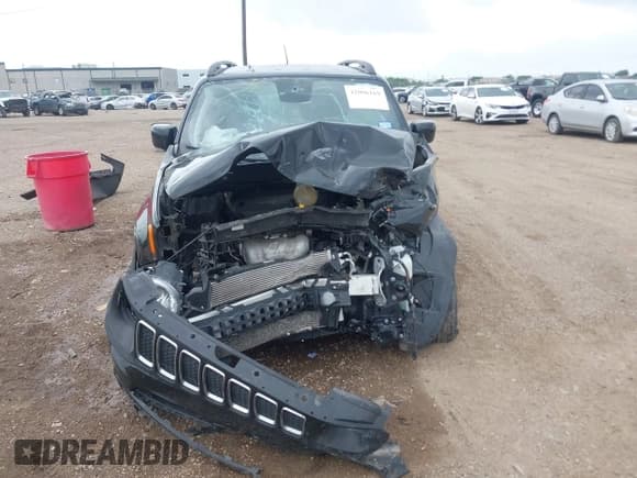 ✅ 2020 Jeep Renegade Altitude • VIN: ZACNJABB3LPL46739 • Lot: 42096169. Listed on IAAI with 63,591 mi. Free auction sales archive from the USA and detailed vehicle history report at DreamBid. Image 12.