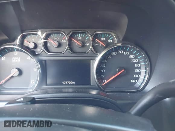 ✅ 2018 Chevrolet Silverado 1500 LT • VIN: 3GCPCREC6JG482791 • Lot: 43519455. Wystawiony na IAAI z przebiegiem 174 730 mil. Bezpłatny archiwum sprzedaży aukcyjnych z USA i szczegółowy raport historii pojazdu na DreamBid. Zdjęcie 7.