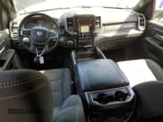 ✅ 2020 Ram 1500 Big Horn • VIN: 1C6SRFFT1LN330439 • Lot: 54489925. Wystawiony na Copart z przebiegiem 63 709 mil. Bezpłatny archiwum sprzedaży aukcyjnych z USA i szczegółowy raport historii pojazdu na DreamBid. Zdjęcie 8.