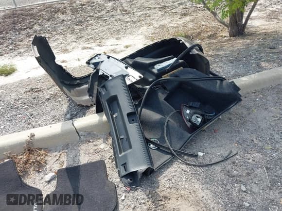 ✅ 2015 Volkswagen Jetta SE • VIN: 3VWD07AJXFM289988 • Лот: 42322842. Опубликован ранее на IAAI с пробегом 131 998 миль. Бесплатный доступ к архиву аукционных продаж из США и подробный отчёт об истории автомобиля на DreamBid. Изображение 12.