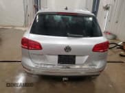 ✅ 2015 Volkswagen Touareg Sport • VIN: WVGEF9BP3FD006729 • Lot: 44791025. Listed on Copart with 130,782 mi. Free auction sales archive from the USA and detailed vehicle history report at DreamBid. Image 6.