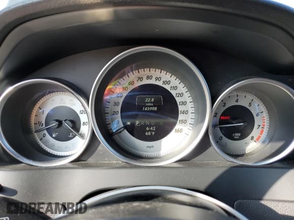 ✅ 2013 Mercedes-Benz C 300 Sport • VIN: WDDGF8AB7DA804037 • Lot: 90133835. Wystawiony na Copart z przebiegiem 145 998 mil. Bezpłatny archiwum sprzedaży aukcyjnych z USA i szczegółowy raport historii pojazdu na DreamBid. Zdjęcie 9.