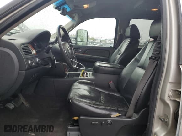 ✅ 2007 Chevrolet Silverado 2500HD 2LT • VIN: 1GCHK23697F504854 • Лот: 58057985. Опубликован ранее на Copart с пробегом 269 143 миль. Бесплатный доступ к архиву аукционных продаж из США и подробный отчёт об истории автомобиля на DreamBid. Изображение 7.