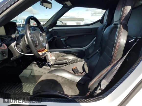 ✅ 2017 Alfa Romeo 4C • VIN: ZARBAAA48HM245037 • Лот: 86192425. Опубликован ранее на Copart с пробегом 73 614 миль. Бесплатный доступ к архиву аукционных продаж из США и подробный отчёт об истории автомобиля на DreamBid. Изображение 7.